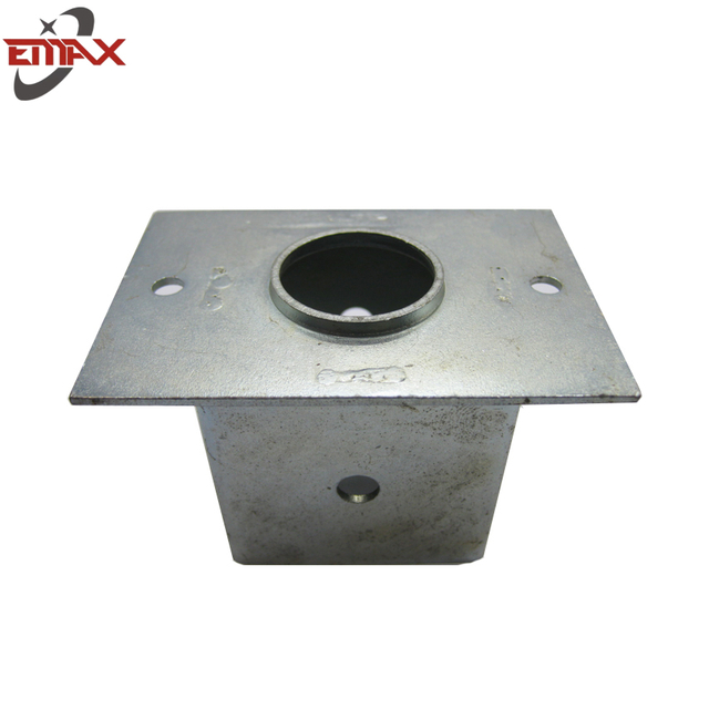 Placa base de poste de tierra de metal con perno para una instalación y soporte seguros