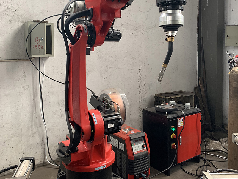 La introducción del robot de soldadura a Emax representa la revolución empresarial de China en la industria